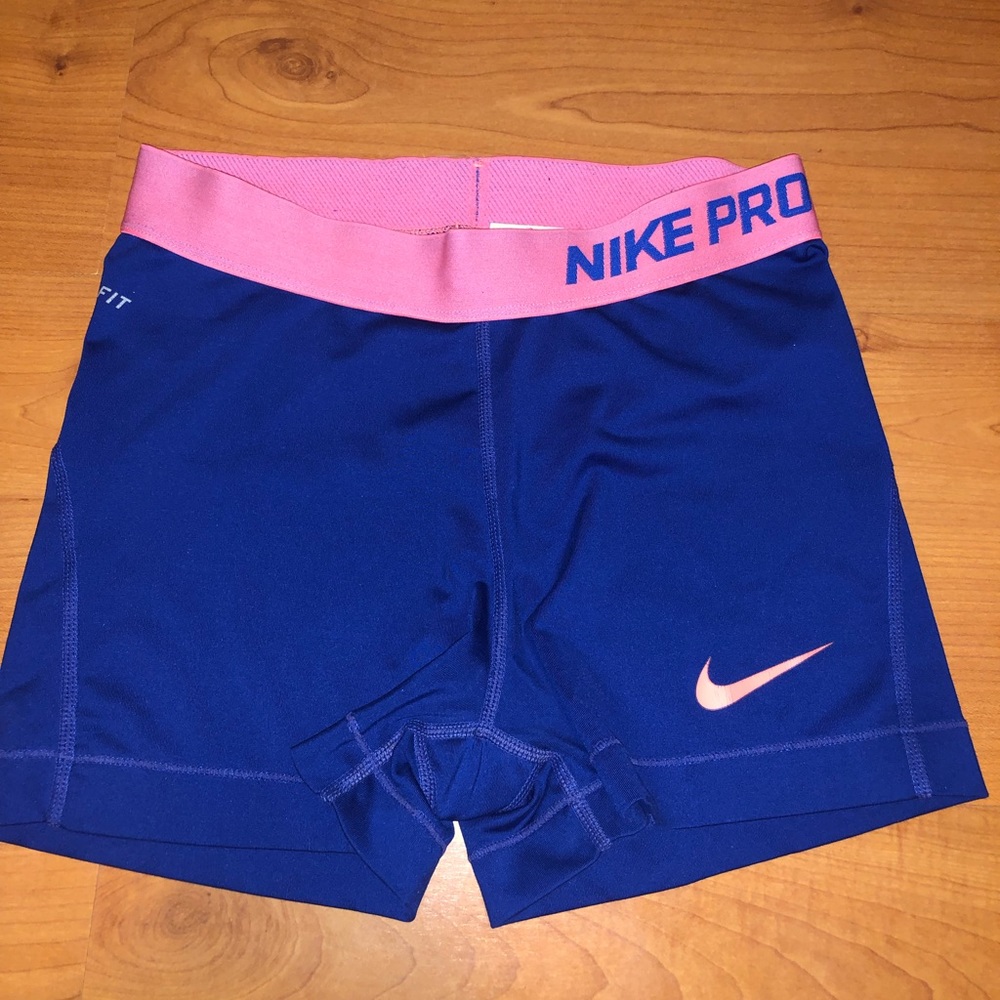 nike pros SIZE SMALL